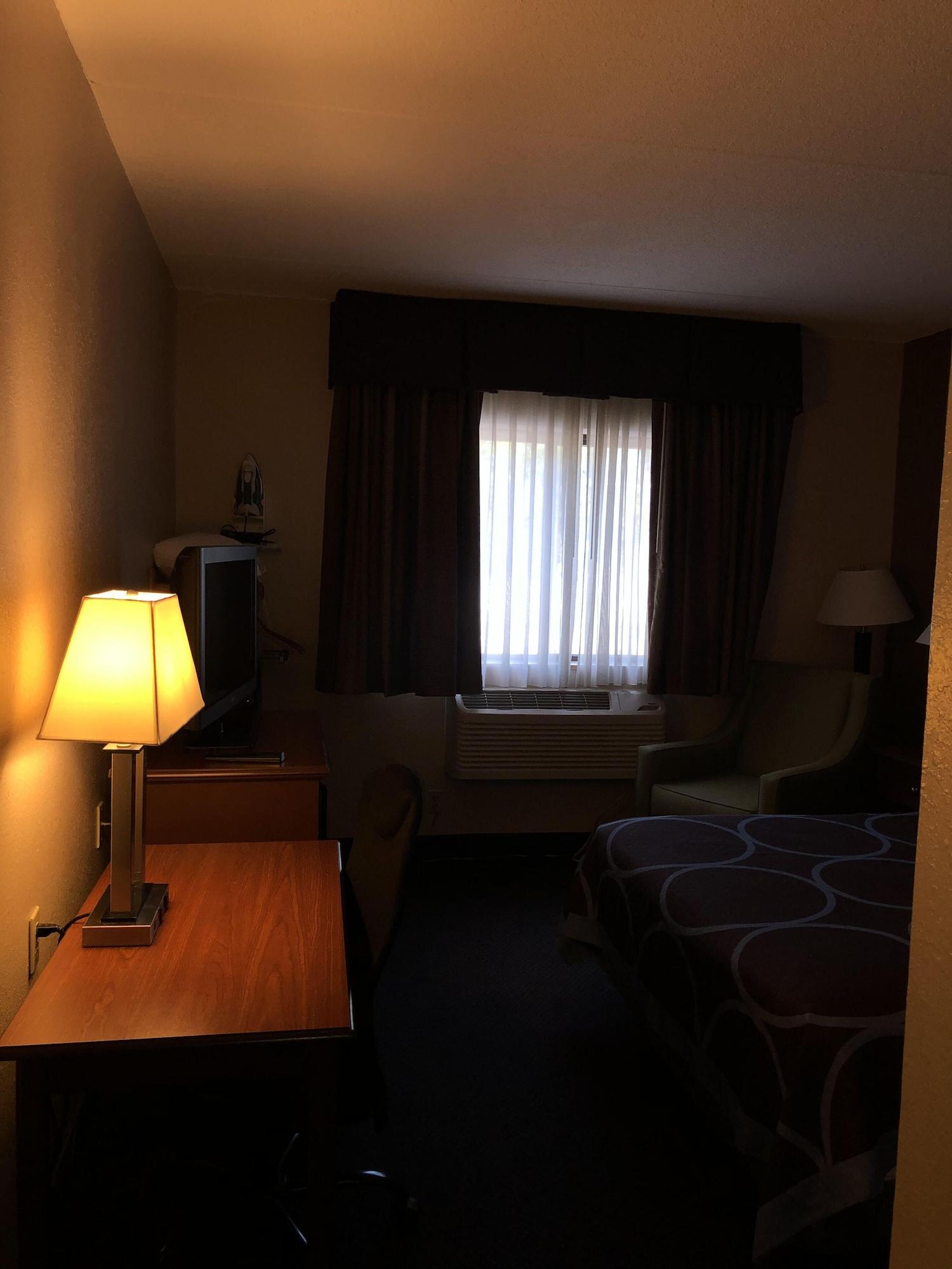 Super 8 By Wyndham Manchester Airport Bagian luar foto