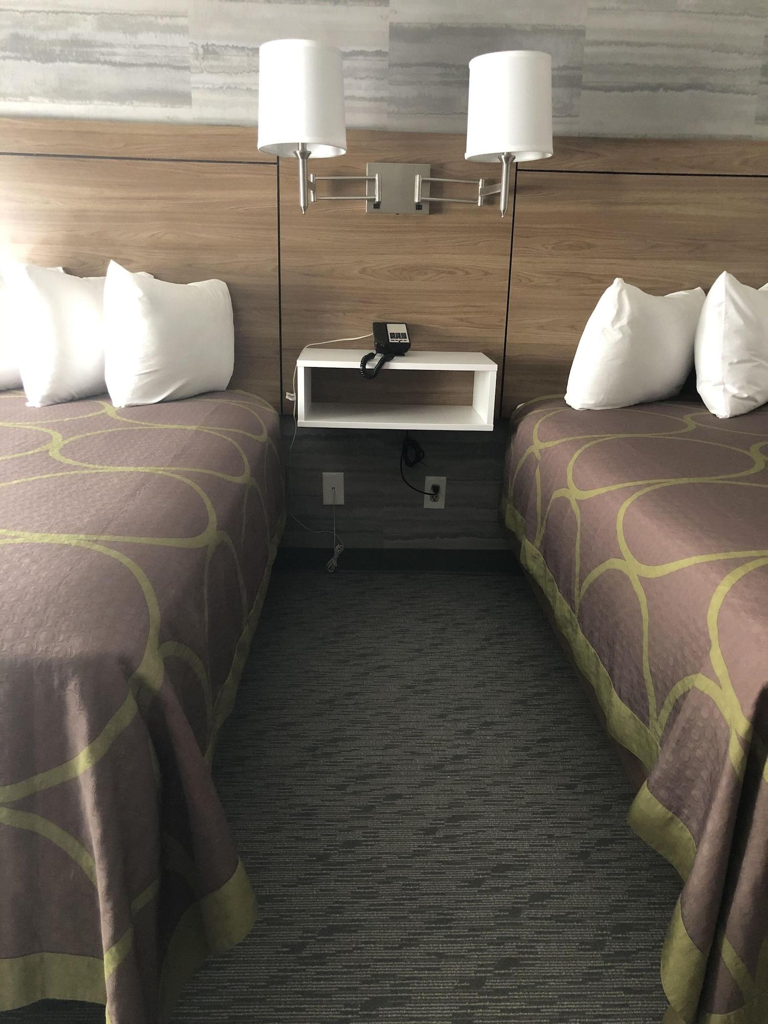Super 8 By Wyndham Manchester Airport Bagian luar foto