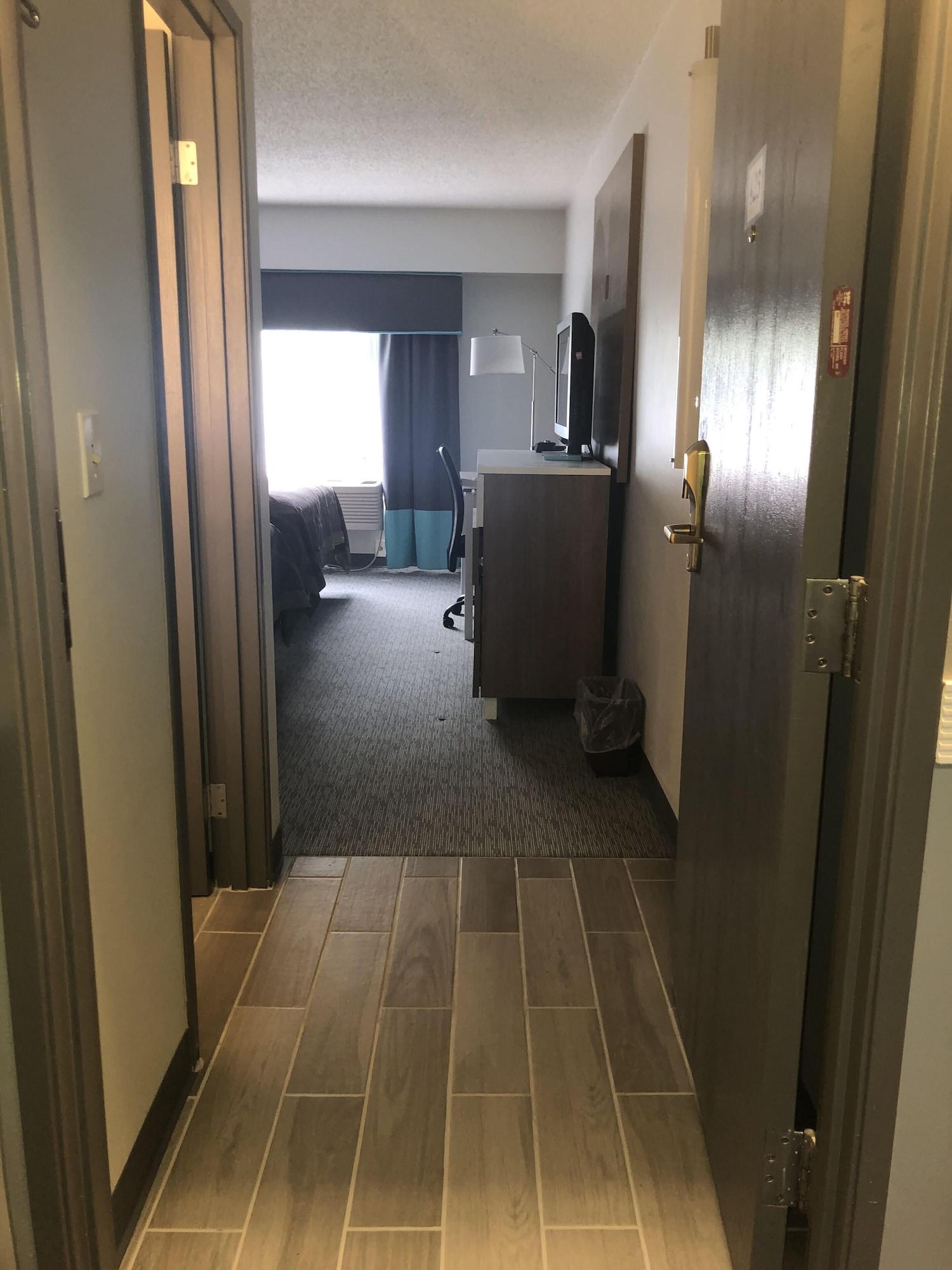 Super 8 By Wyndham Manchester Airport Bagian luar foto