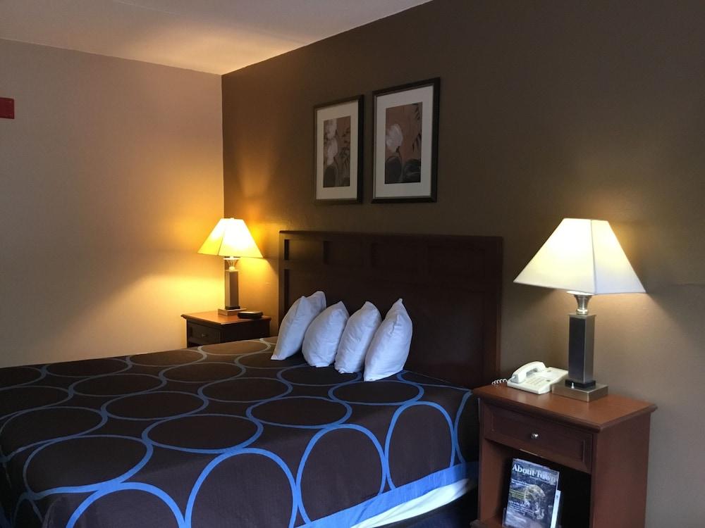 Super 8 By Wyndham Manchester Airport Bagian luar foto
