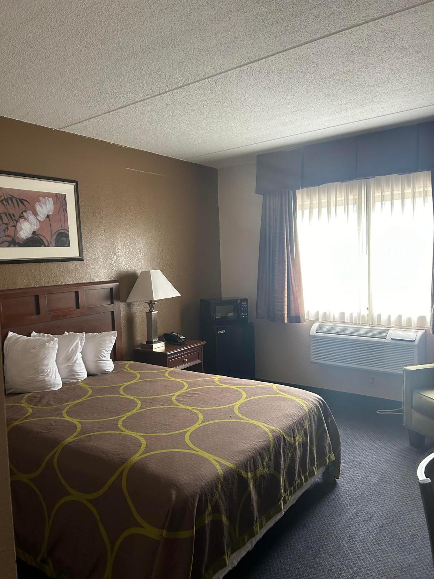 Super 8 By Wyndham Manchester Airport Bagian luar foto